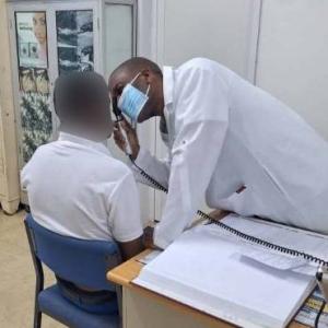 Fondo de ojo para observar y evaluar las patologías oftalmológicas